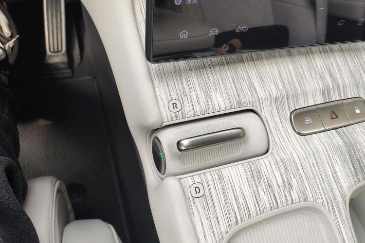 Used Nio ET7 2022 100 kWh Gear Lever