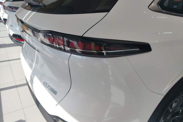 Used CHANGAN CS75 PLUS 2025 Model, 4th Generation 1.5T New Blue Whale Smart Excellence Version