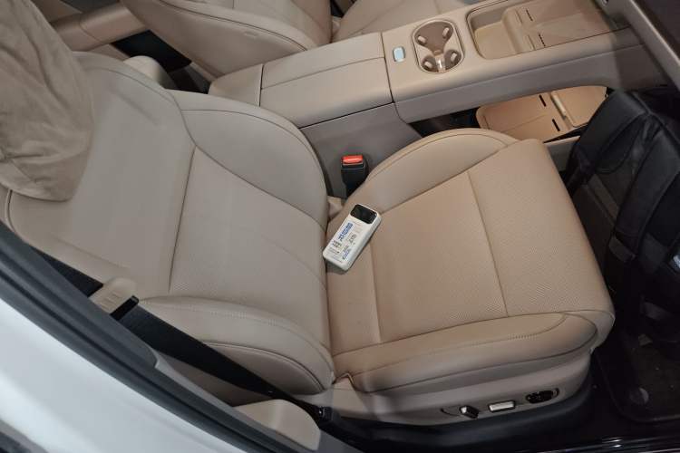 Used Li Auto Li Auto i6 2025 Model Four-Wheel-Drive Standard Type
