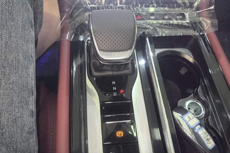 Used Hongqi H5 PHEV 2025 170 Super Hybrid Version
