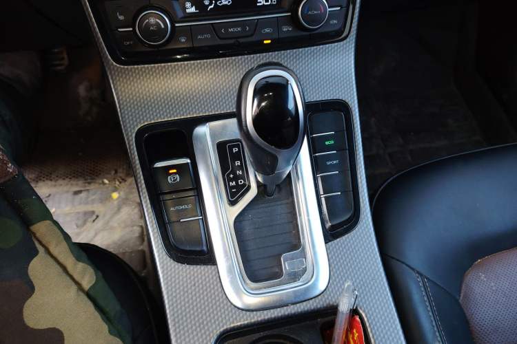 Used Geely Auto Emgrand GS 2017 Sport Edition 1.3T Automatic Smart Connectivity Model Gear Lever