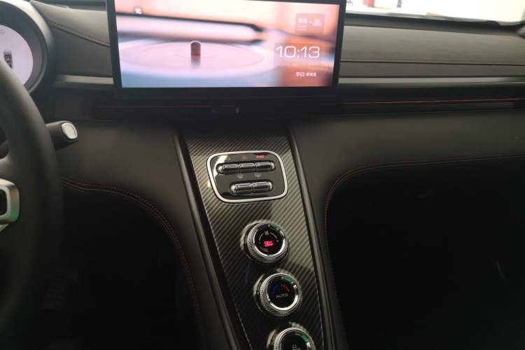 Used ORA Lightning Cat 2024 Dark Night Edition 555km Prestige Version Audio And AC Panel