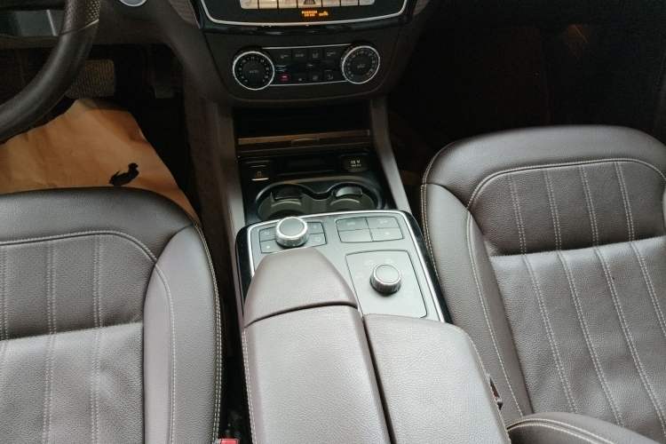 Used Mercedes-Benz GLE 2018 GLE 400 4MATIC Exclusive Edition Gear Lever