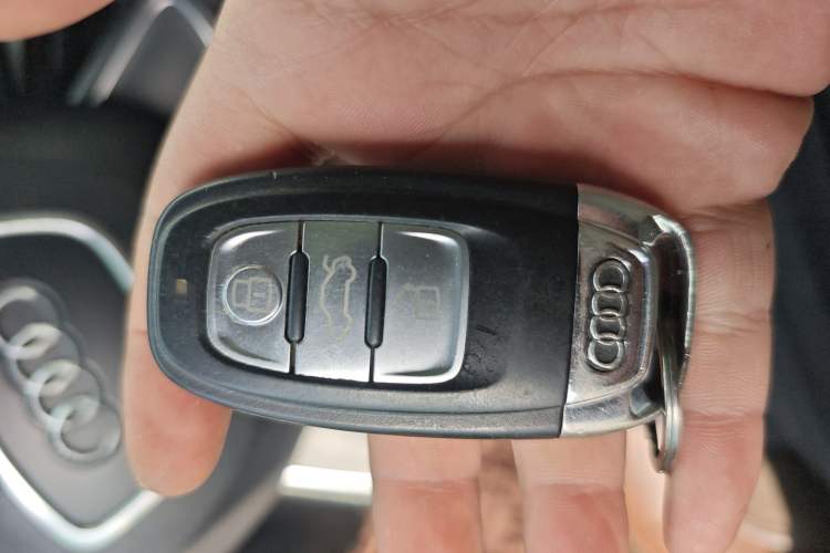 Used Audi A6L 2014 30 FSI Comfort Model
