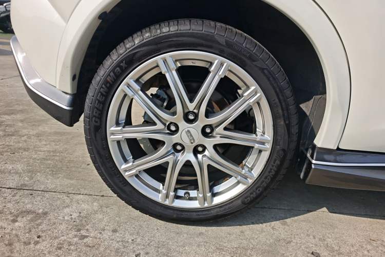 Used Infiniti ESQ 2014 1.6L Spontaneous Edition
