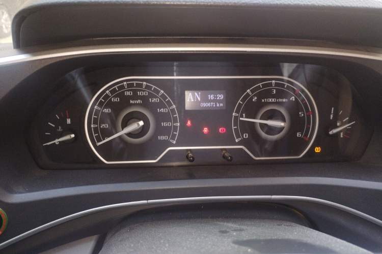 Used SAIC MAXUS Xintu V80 2021 2.0T PLUS Manual City Edition Short Wheelbase Ultra-Low Roof 5/6 Seats