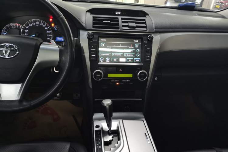 Used Toyota Camry 2012 Junrui 2.0S Radiant Edition Audio And AC Panel