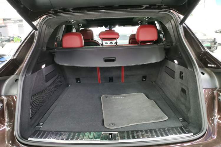 Used Porsche Cayenne E-Hybrid 2023 Cayenne E-Hybrid 2.0T Platinum Edition Trunk