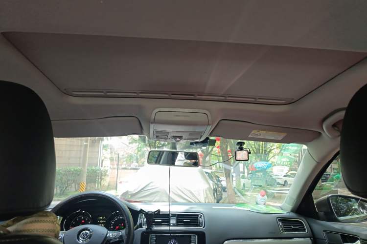 Used Volkswagen Sagitar 2017 1.6L Automatic Comfort Model
