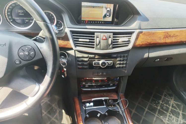 Used Mercedes-Benz E-Class 2013 E 260 L CGI Elegant Model Audio And AC Panel