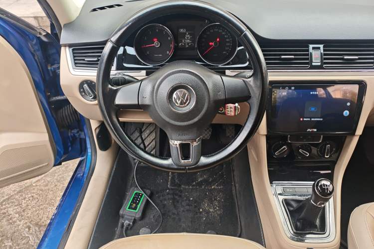 Used Volkswagen Bora 2013 1.6L Manual Comfort Model Steering Wheel