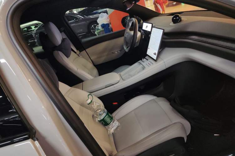 Used Nio ES6 2023 75 kWh
