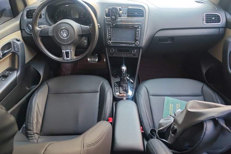 Used Volkswagen Polo 2012 1.6L Cross Polo Automatic Transmission
