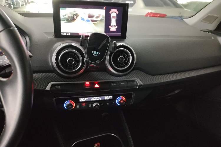 Used Audi Q2L e-tron 2022 Q2L e-tron Pure Electric Smart Enjoyment Model Audio And AC Panel