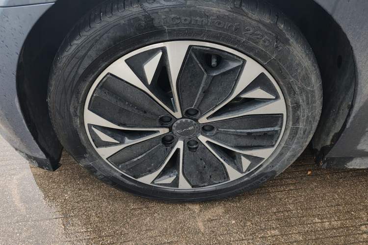 Used BYD Seal 2023 Champion Edition 550km Elite Model Left Front Wheel Hub