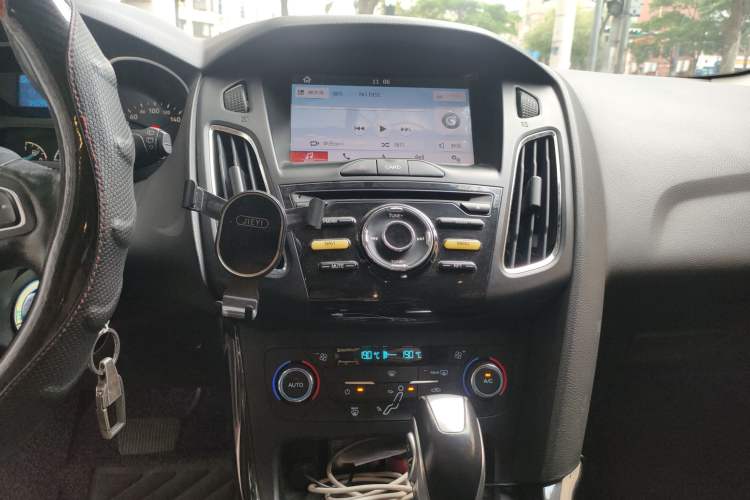 Used Ford Focus 2017 Hatchback EcoBoost 125 Automatic - Ultra-Powerful Style Edition with Smart Drive Features