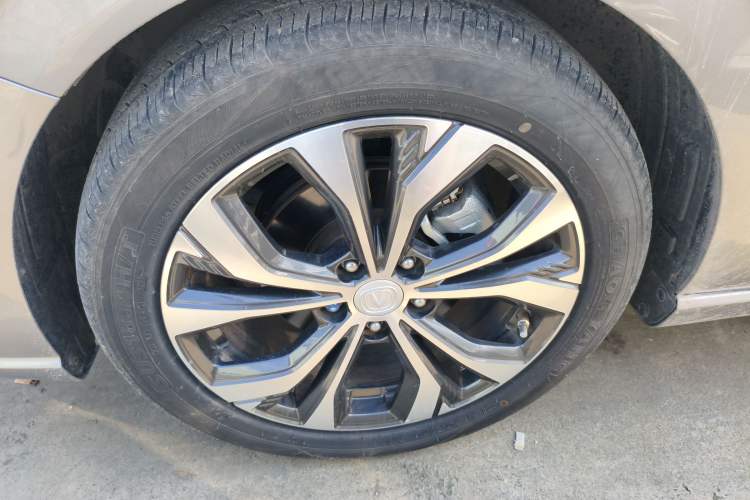 Used CHANGAN Eado 2021 PLUS Blue Whale NE 1.4T GDI DCT Flagship Model Left Front Wheel Hub