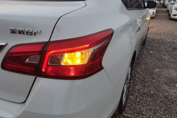 Used Nissan Sylphy 2021 Classic 1.6XL CVT Luxury Edition Exterior 3