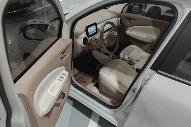 Used Wuling Hongguang MINIEV 2025 Four-Door Version Advanced Edition
