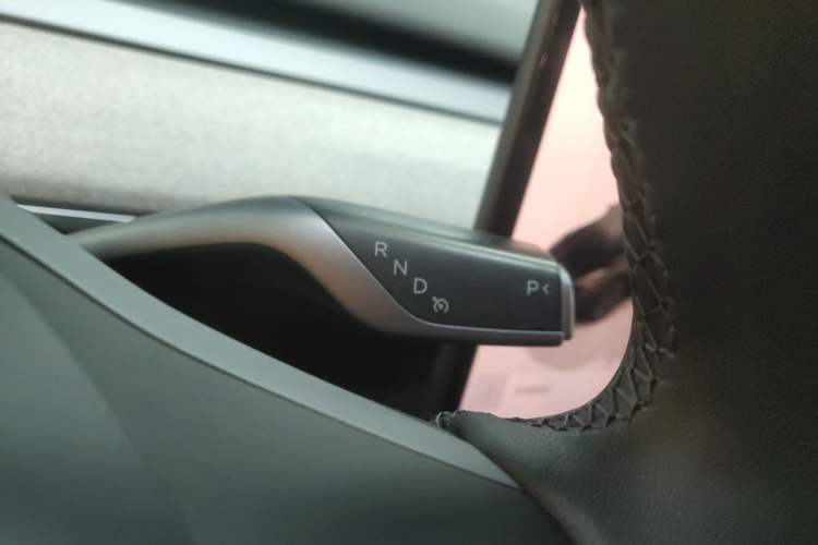 Used Tesla Model Y 2023 Rear-Wheel-Drive Version
