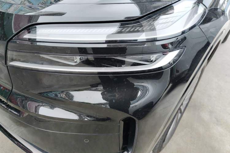 Used ONVO Luxeed L90 2025 Model—Ultra Six-Seater Version
