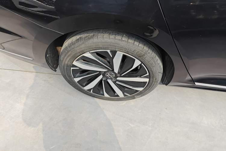 Used Volkswagen Passat 2022 330TSI Starry Elite Edition Custom Version Right Rear Wheel Hub
