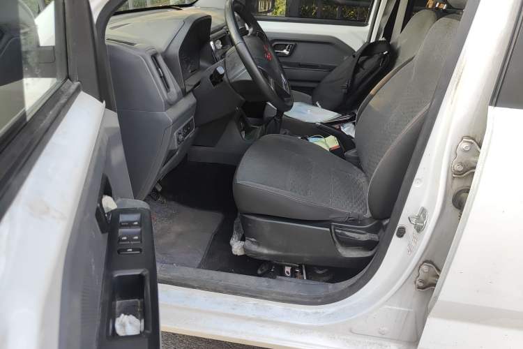 Used Wuling Zhengtu 2021 1.5L Entry-Level LAR
