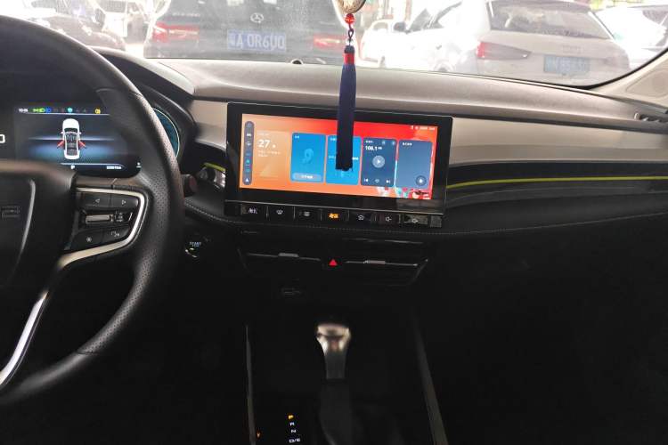 Used Roewe i5 2021 Revised 1.5L CVT Starry Edition Audio And AC Panel