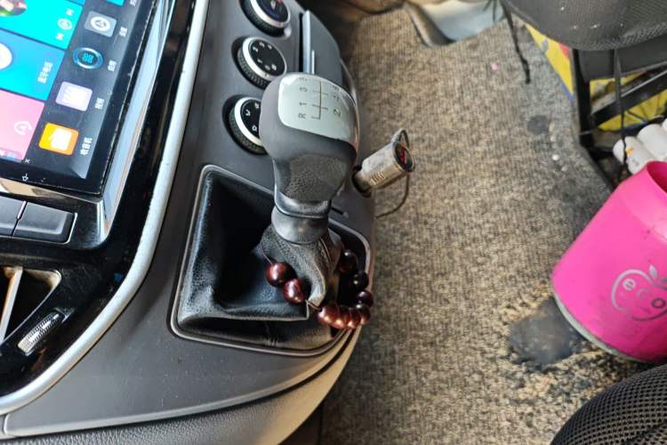 Used SAIC MAXUS Xintu V80 2021 2.0T Manual Classic Aoyuntong Short Wheelbase Ultra-Low Roof 5/6-Seater