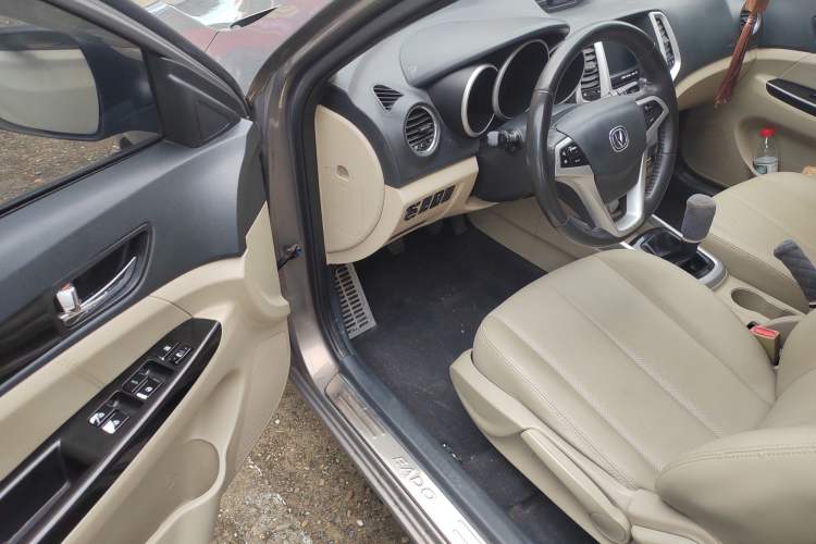 Used CHANGAN Eado 2014 1.6L Manual Luxury Model
