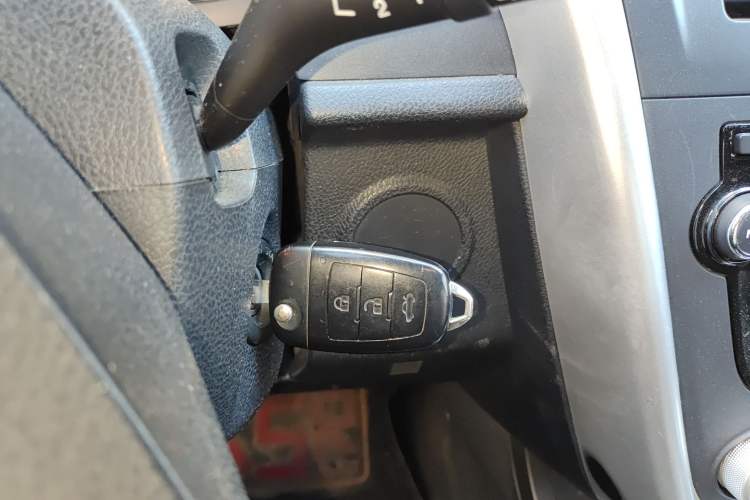 Used Bestune X80 2013 2.0L automatic comfort version
