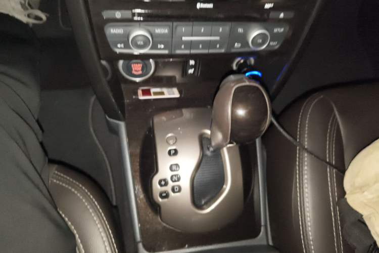 Used Renault Koleos 2014 Revised Version 2.5L Two-Wheel Drive Comfort Edition Gear Lever