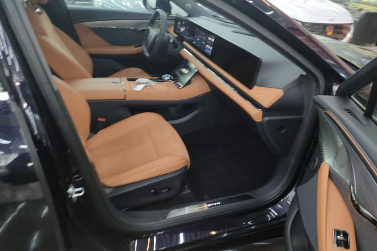 Used VOYAH PASSION 2024 PHEV Four-Wheel Drive Ultra-Long Range Flagship Model Right Front Seat