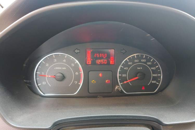 Used Wuling Hongguang V 2019 1.5L Base Version China VI LAR
