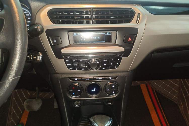 Used Peugeot 301 2017 1.6L Automatic Luxury Edition Audio And AC Panel