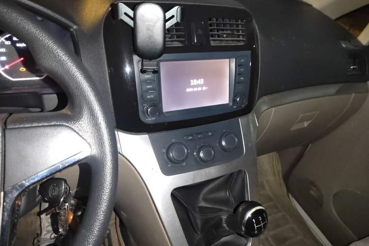 Used GAC Gonow Starry 2013 1.5L Seven-Seater Luxury Model