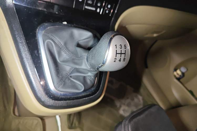 Used Haval H6 2011 2.0L Manual Two-Wheel Drive Elite Version