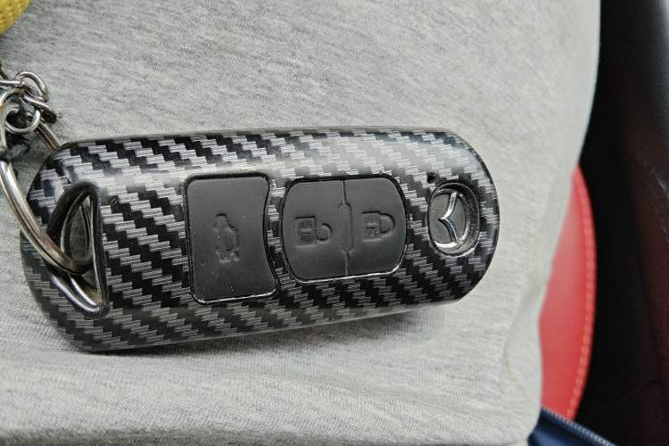 Used Mazda 3 Axela 2017 Sedan 1.5L Automatic Luxury Model Emission Standard China V Vehicle Key