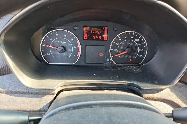 Used Wuling Hongguang V 2019 1.5L Base Version China VI LAR