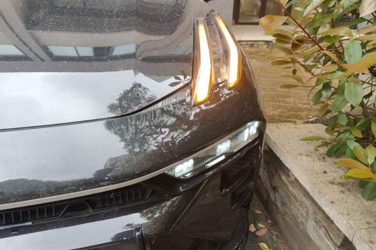 Used Lynk & Co 03 2025 1.5TD DCT Champion Edition Pro Left Front Headlight