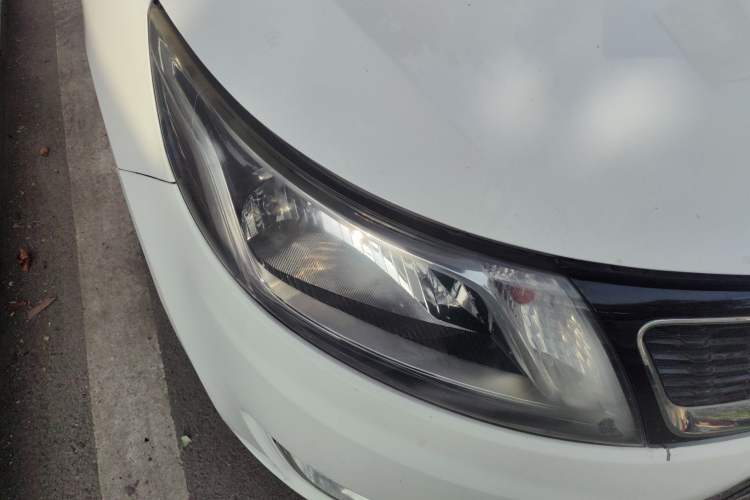 Used Kia K2 2011 Sedan 1.4L Manual Transmission GLS
