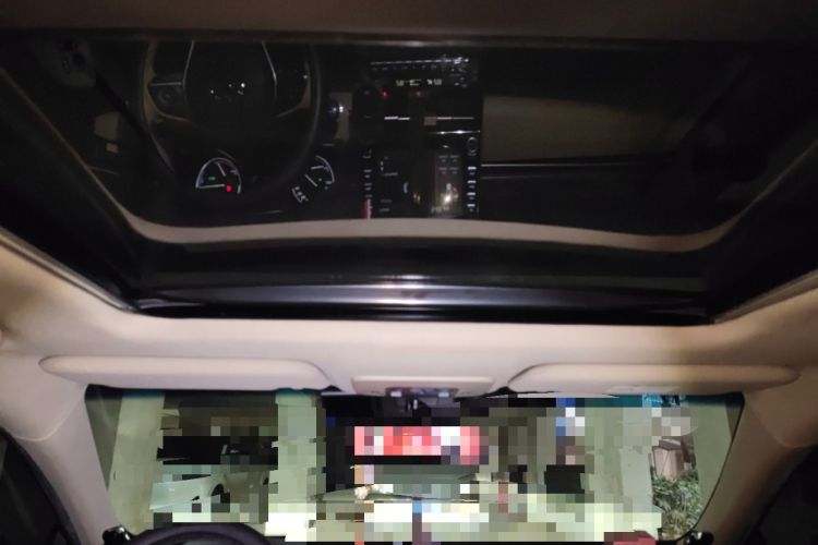 Used Toyota Avalon 2019 Dual-Engine 2.5L XLE Prestige Version China V Standard