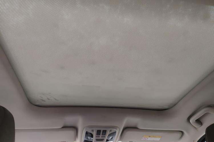 Used Wey VV6 2018 2.0T Two-Wheel-Drive Ultra-Luxury Version China V Standard
