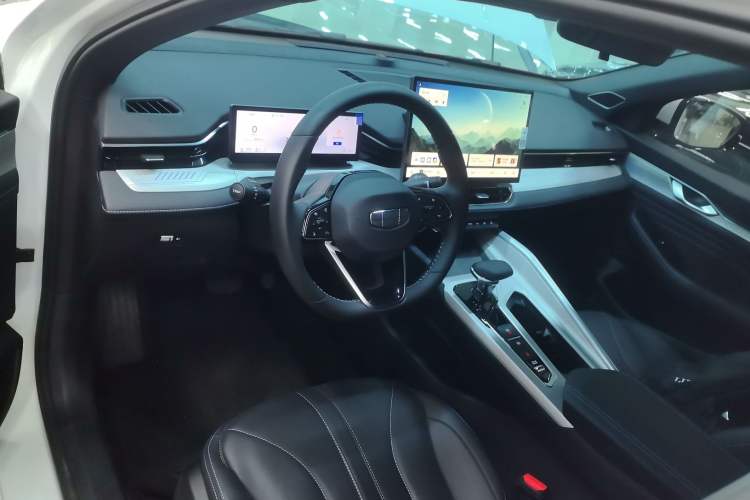 Used Geely Auto Preface 2025 Dongfang Yao 1.5TD Fuyao Edition
