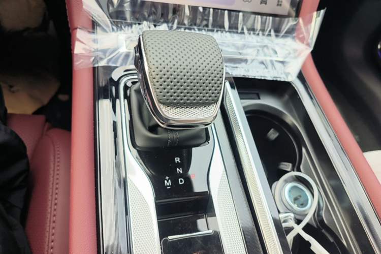Used Hongqi H5 2025 2.0T Automatic Flag Edition – 500 000 Units Commemorative Version
