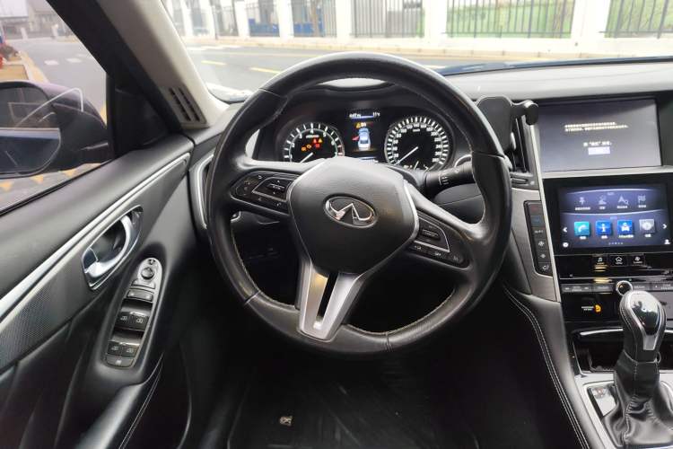 Used Infiniti Q50L 2018 2.0T Enjoyment Version China VI Standard
