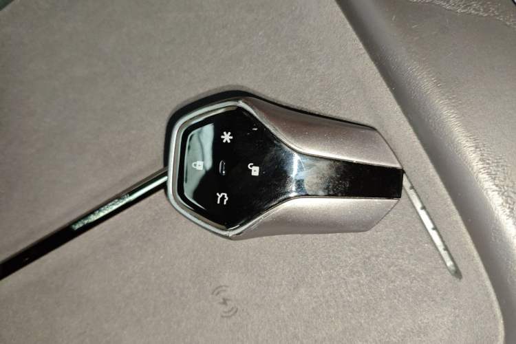 Used Hyptec HT 2024 825 Ultra-High Voltage Intelligent Driving Edition
