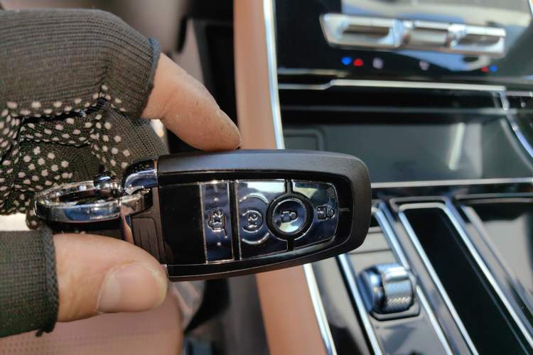 Used Lincoln Aviator 2024 3.0T V6 Four-Wheel Drive Presidential Edition Six Seats Interior 1