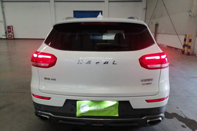 Used Haval H6 2017 Red Label 2.0T Automatic Two-Wheel Drive ZhiShang Model

