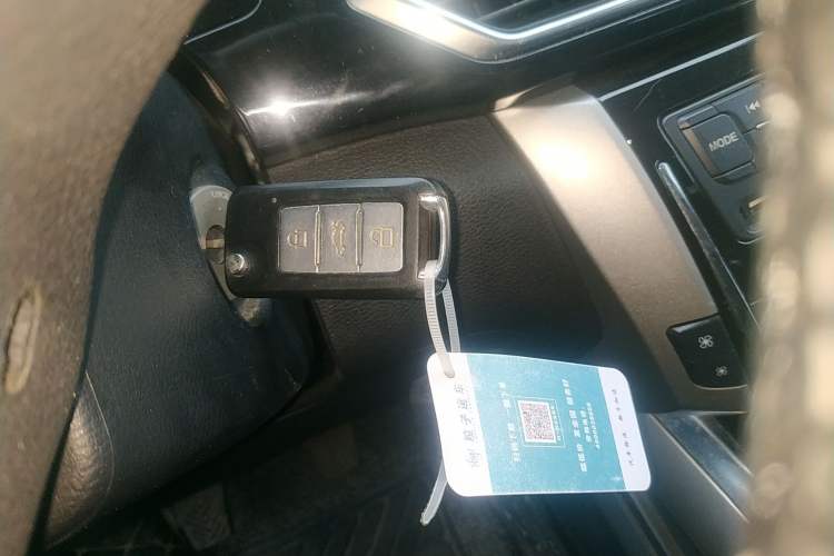 Used Zotye Domy X5 2016 1.5T Manual Luxury 7-Seater China V Emission Standard
